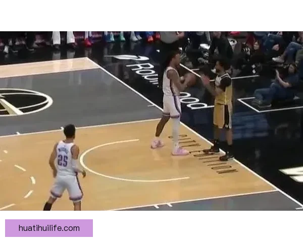 雷霆奇才爆发大规模冲突四人被逐米切尔出面调解局势